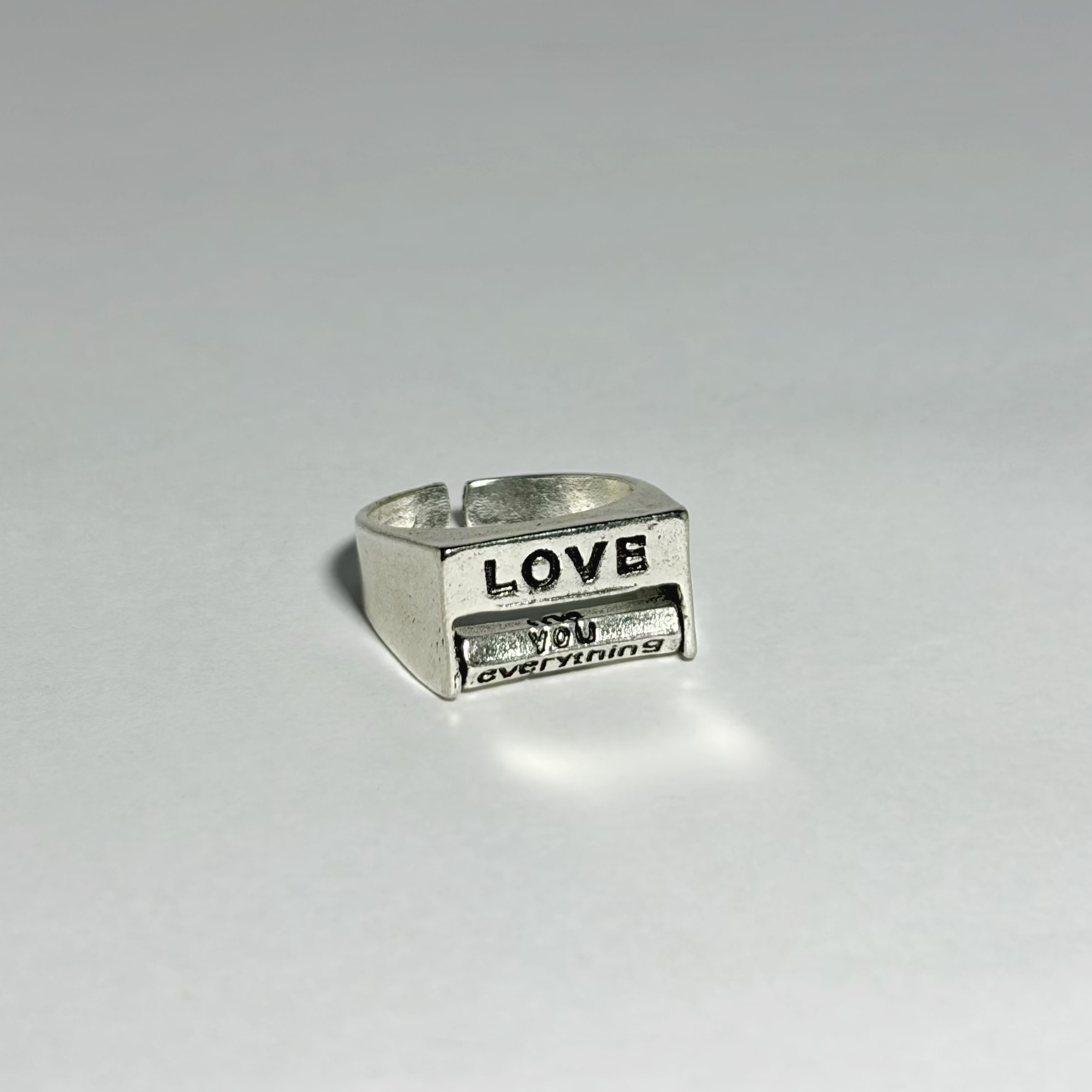 Unlove Ring